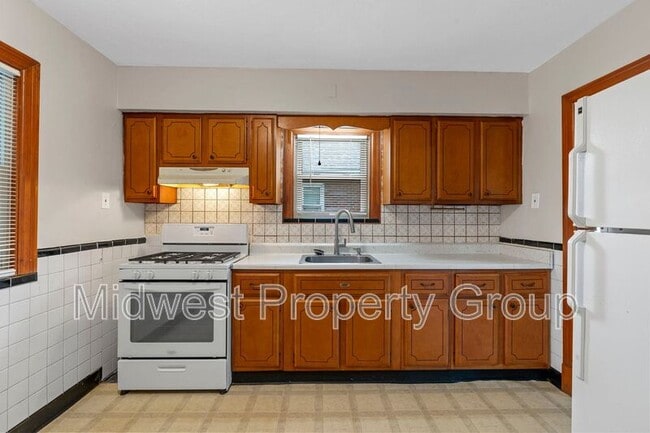 Building Photo - 3417 Eminence Blvd