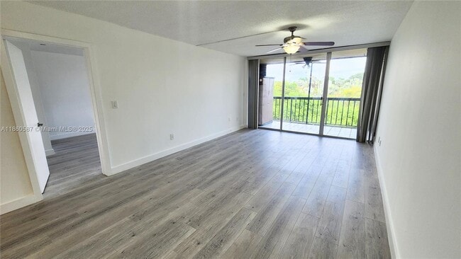 Building Photo - 10875 SW 112th Ave