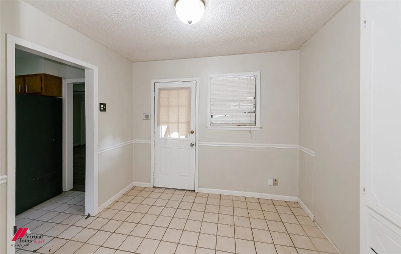 Building Photo - 1913 Lee St