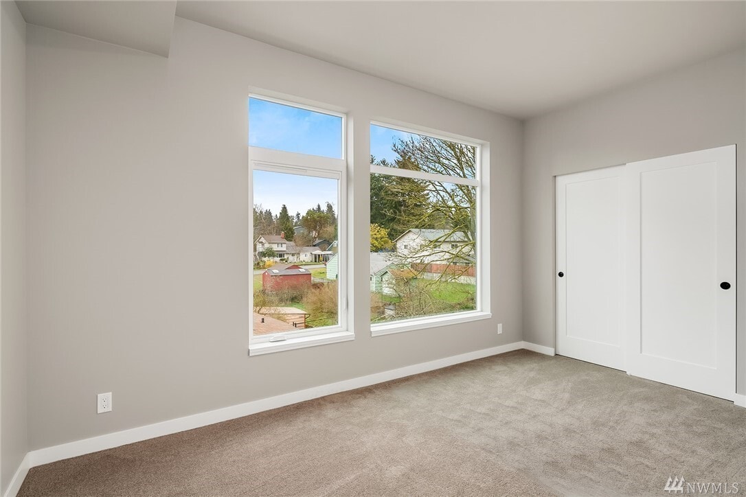 Building Photo - 18028 10th Ave NE