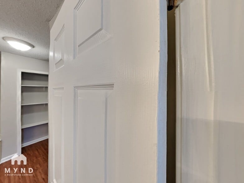 Building Photo - 7153 Kimlee Cove