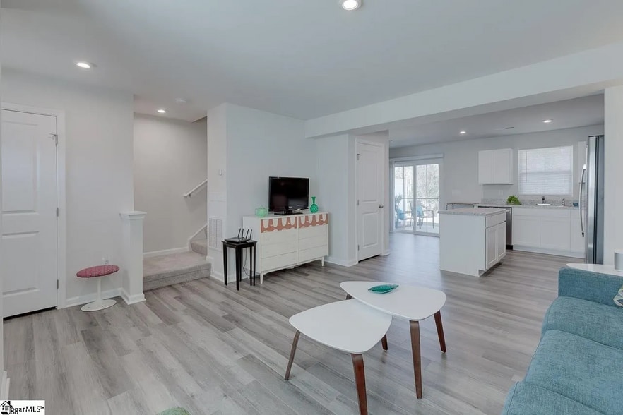 Building Photo - 565 Hampton Townes Dr