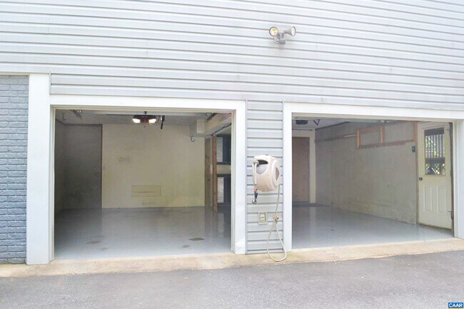 Building Photo - Furnished Golf Course Rental