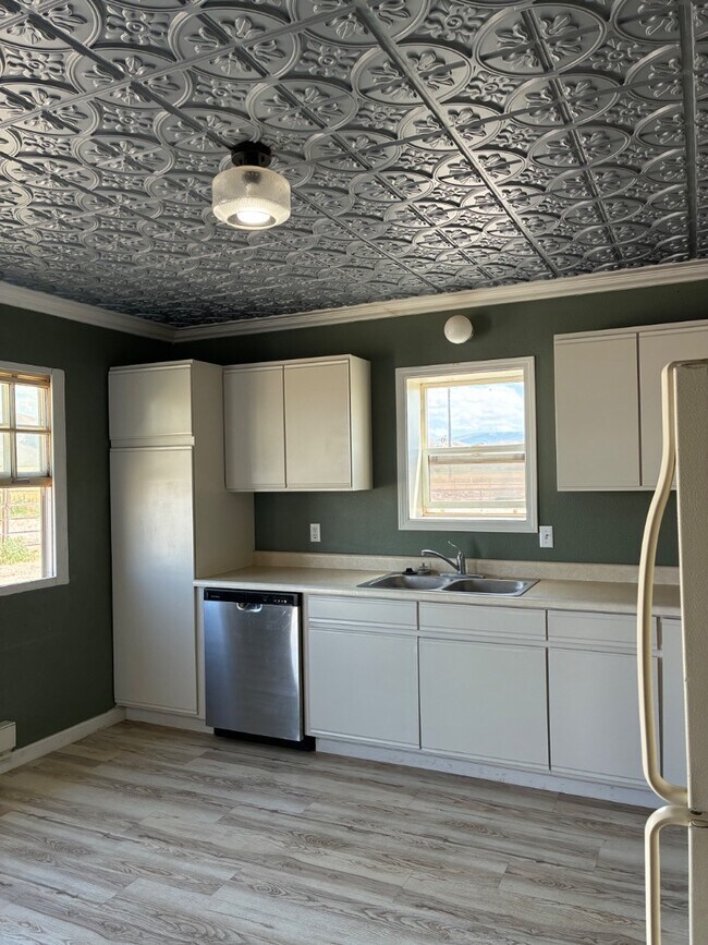 Building Photo - 167 ID-77