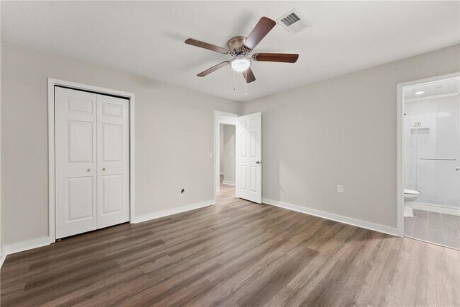 Building Photo - 2050 Shaffer Rd