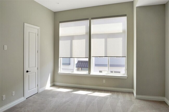 Building Photo - 8918 Spring Knoll Forest Dr