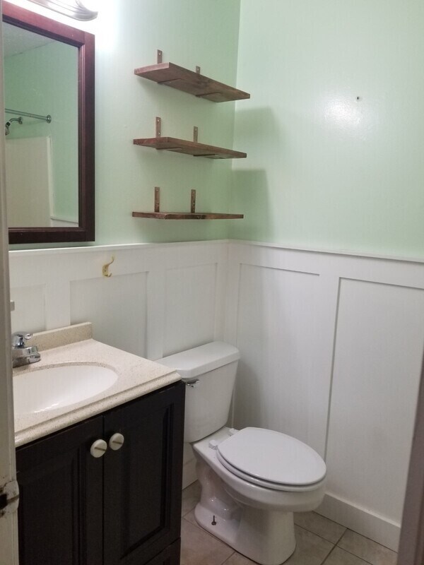 Building Photo - 1330 White Oak Dr