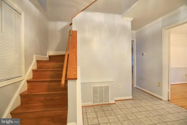 Building Photo - 1209 Merton Trail