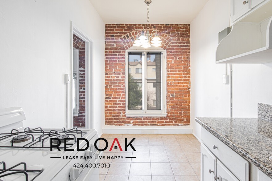 Building Photo - 1405 S Berendo St