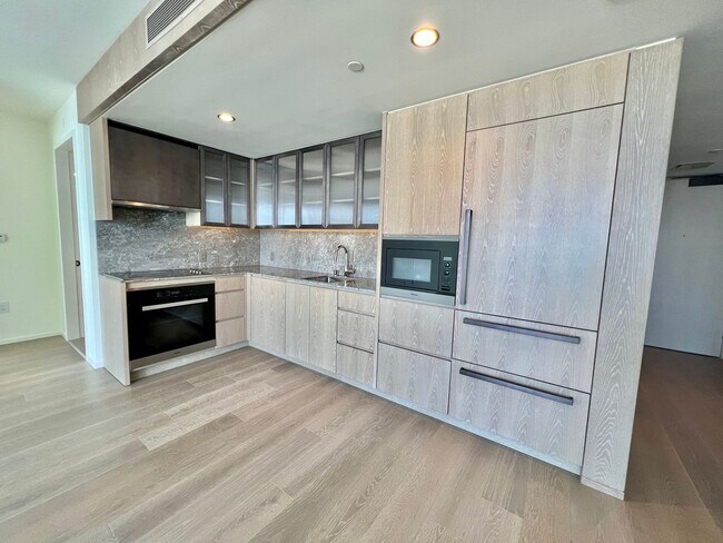 Primary Photo - Well Maintained 1 Bed, 1 Bath, 1 parking i...