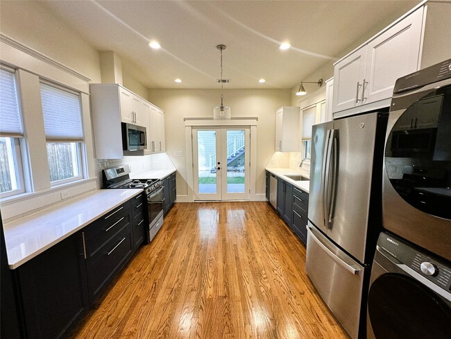 Building Photo - 540 Harvard St