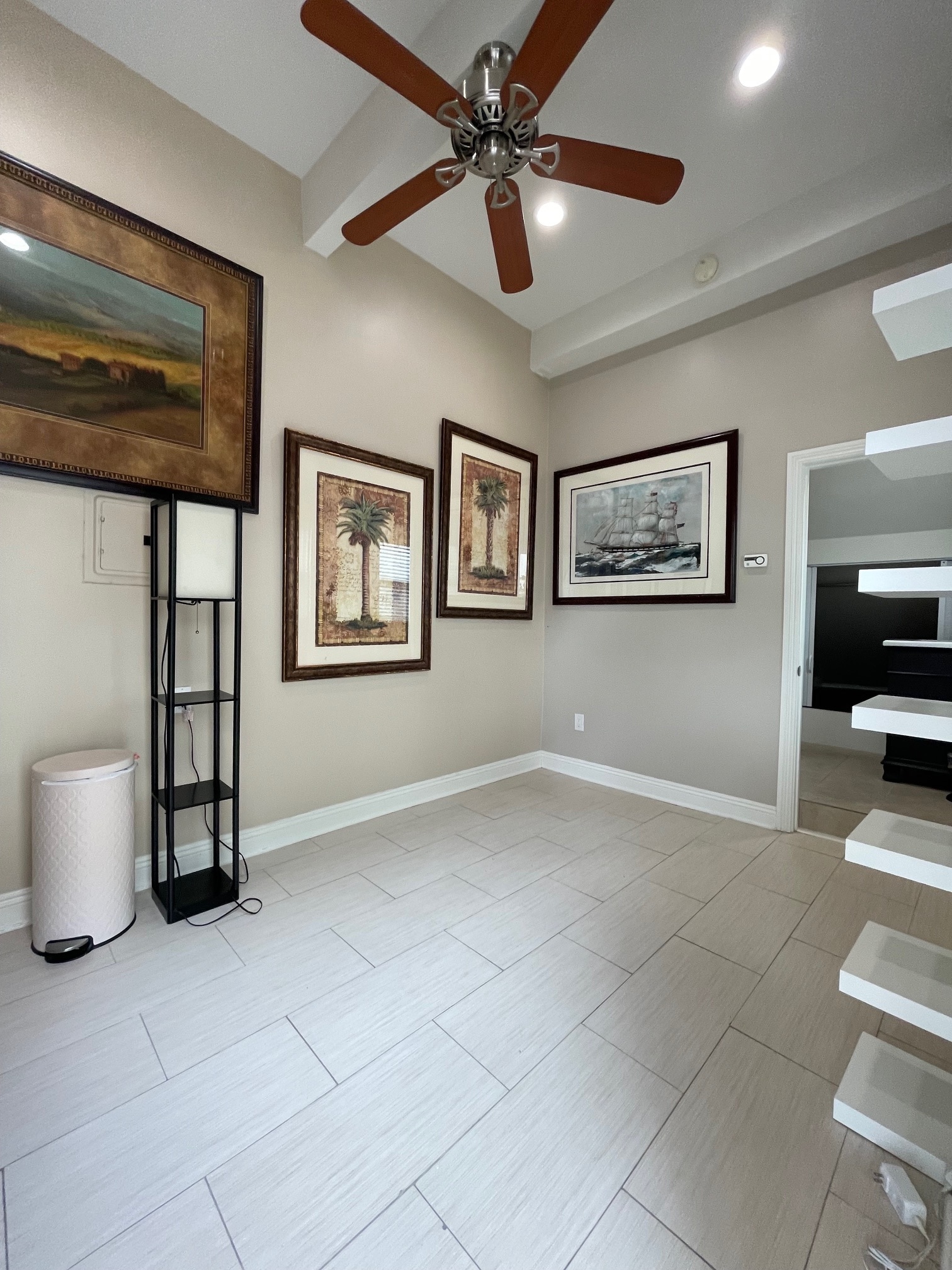 Building Photo - 7524 Fountain Ave