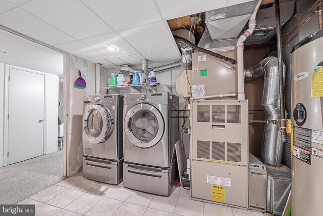 Building Photo - 25921 Largo Ct