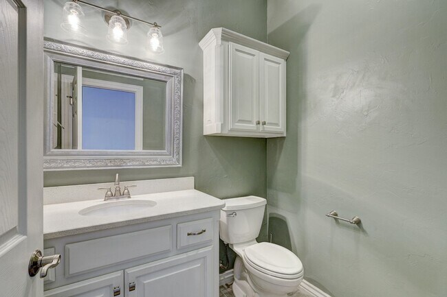 Building Photo - 4 Bedroom South Edmond Home For Rent