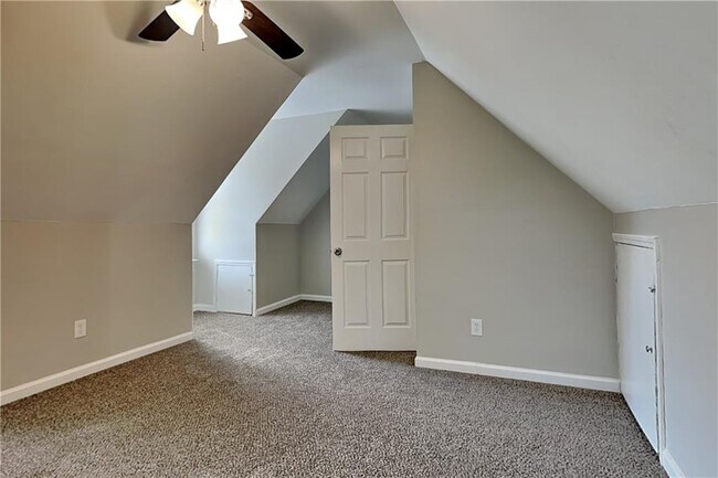 Building Photo - 1275 Shamrock Hill Cir