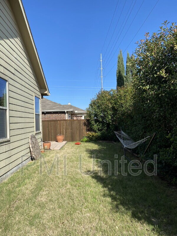 Building Photo - 15620 Gatehouse Dr