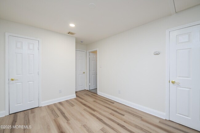 Building Photo - 136 7th St