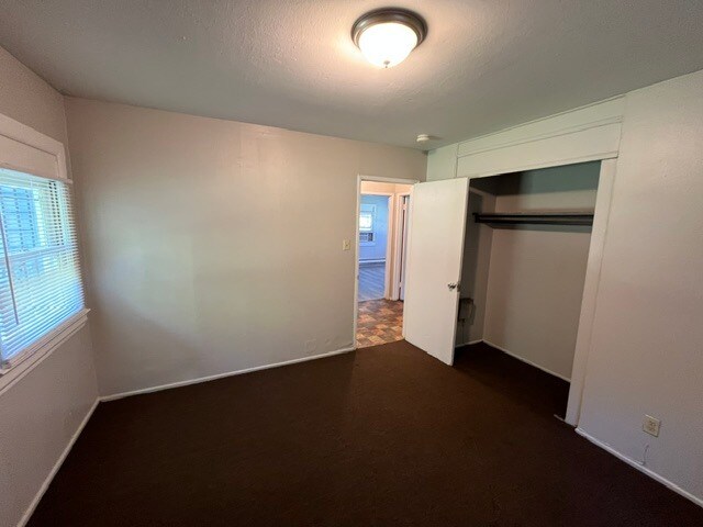 Building Photo - 2919 Sommers Dr