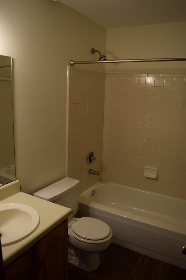 Building Photo - 2646 Millbank Dr