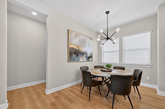 Building Photo - 624 Treaty Oak Dr