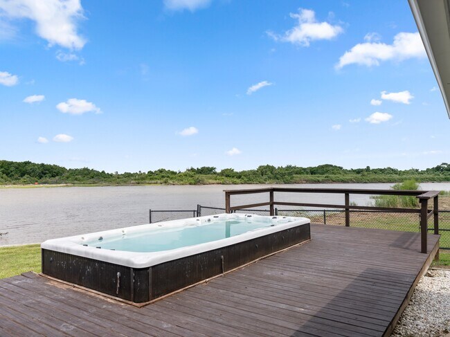 Building Photo - 779 Cr 257