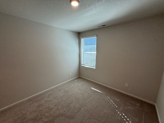 Building Photo - 4820 Gray Ct NE