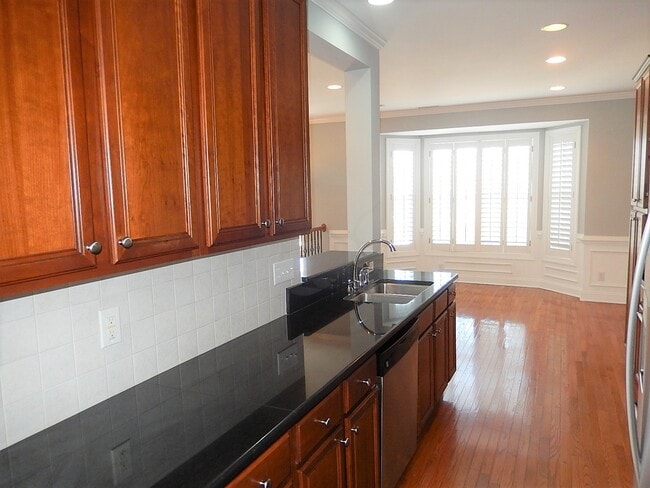 Building Photo - 2927 Imperial Oaks Dr