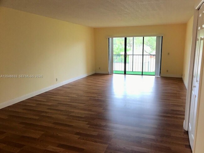 Building Photo - 369 Lakeview Dr