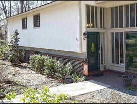 Building Photo - 94 Briarview Cir