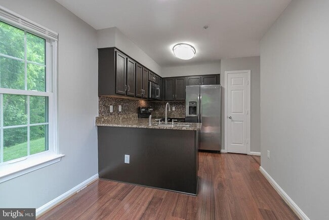 Building Photo - 1043 Downing Ct