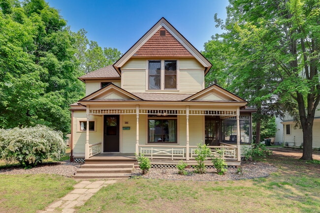 Primary Photo - 116 N 4th St