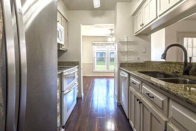 Building Photo - 2012 Court Pl