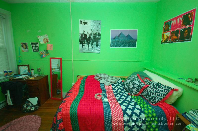 Building Photo - 883 Huntington Ave