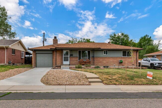 Primary Photo - 7482 Beach Ct