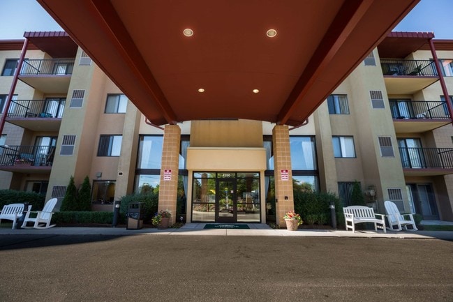 Building Photo - Pine Ridge Villas of Shelby Retirement