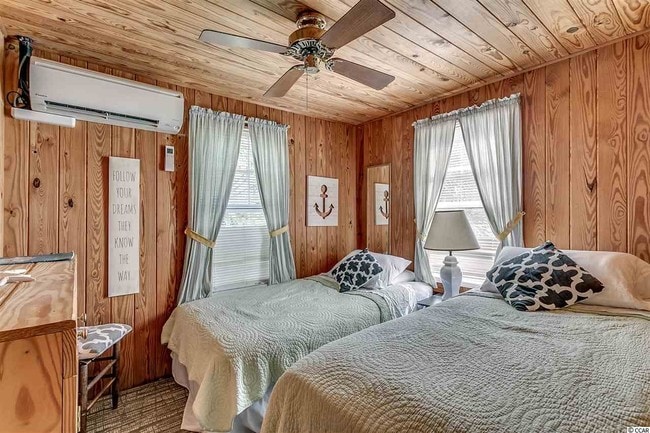 Building Photo - 502 16th Ave S