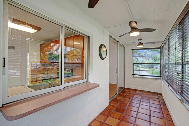 Building Photo - 9351 Lime Bay Blvd