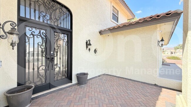 Building Photo - 10188 E Cortez Dr