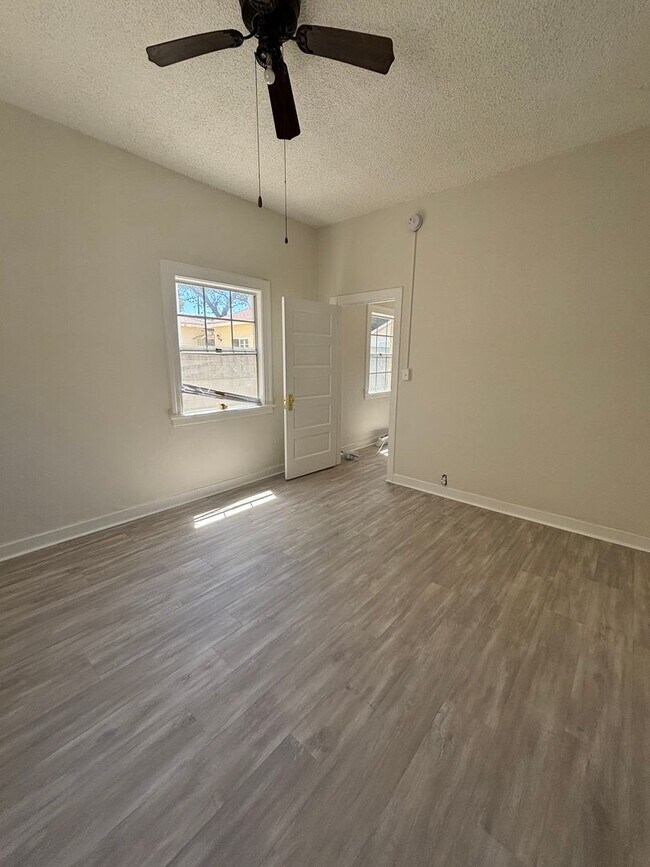 Building Photo - 10560 Fenwick St