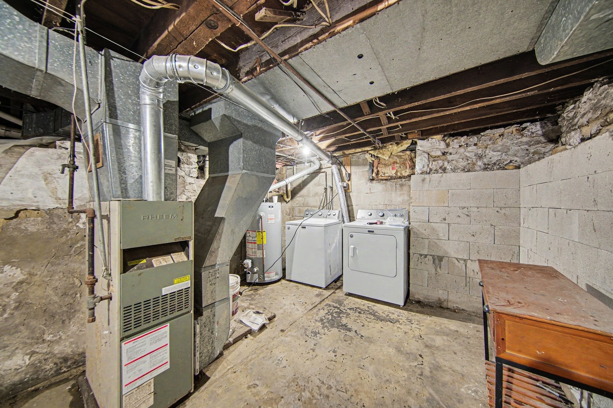 Building Photo - 300 E Argyle St