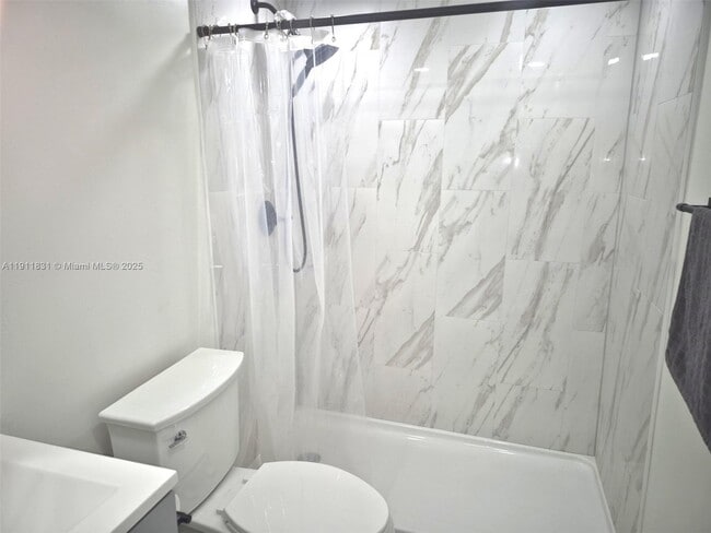 Building Photo - 1731 SE 15th St