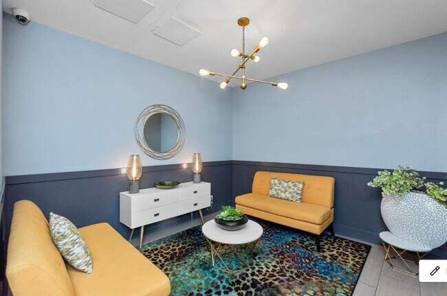 Building Photo - 2 bedroom in Old Town IL 60610