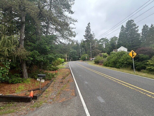 Building Photo - Charming 4 Bed Happy Valley Home