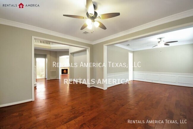 Building Photo - Villas at Suncreek, Allen! Beautiful 5 Bed...