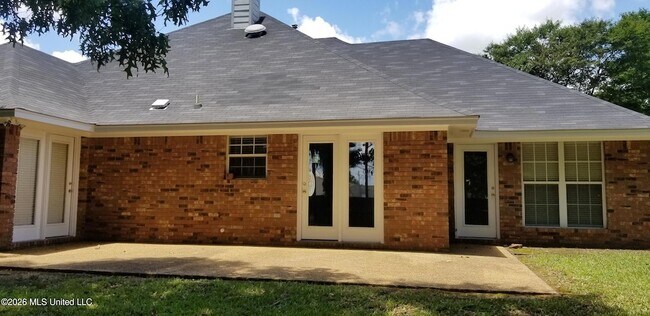 Building Photo - 124 Hunters Row