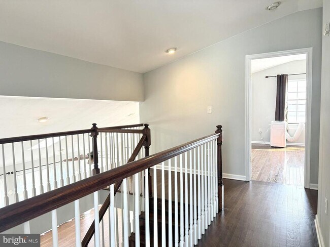 Building Photo - 25 Canal View Dr