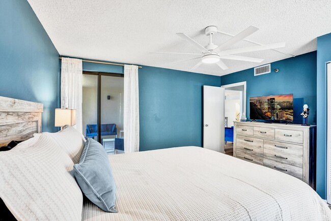 Building Photo - 300 Ocean Trail Way