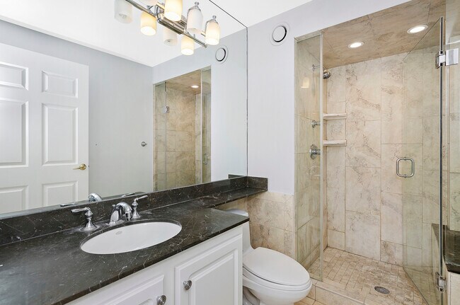 Building Photo - 345 N La Salle Dr