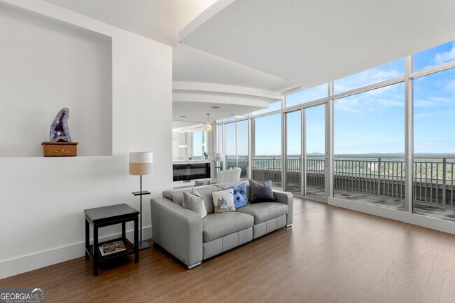 Building Photo - 3338 Peachtree Rd NE