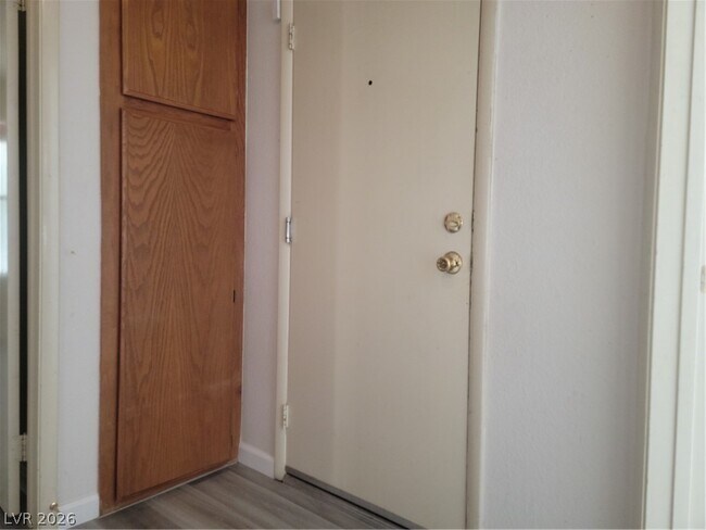 Building Photo - 5712 Swimmer Dr